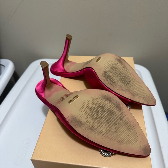 Billini Leilah - colour raspberry satin - size 6 - Picture 3 of 4